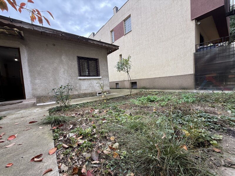 Teren cu casa de renovat Bulevardul Basarabia Murgeni comision zero