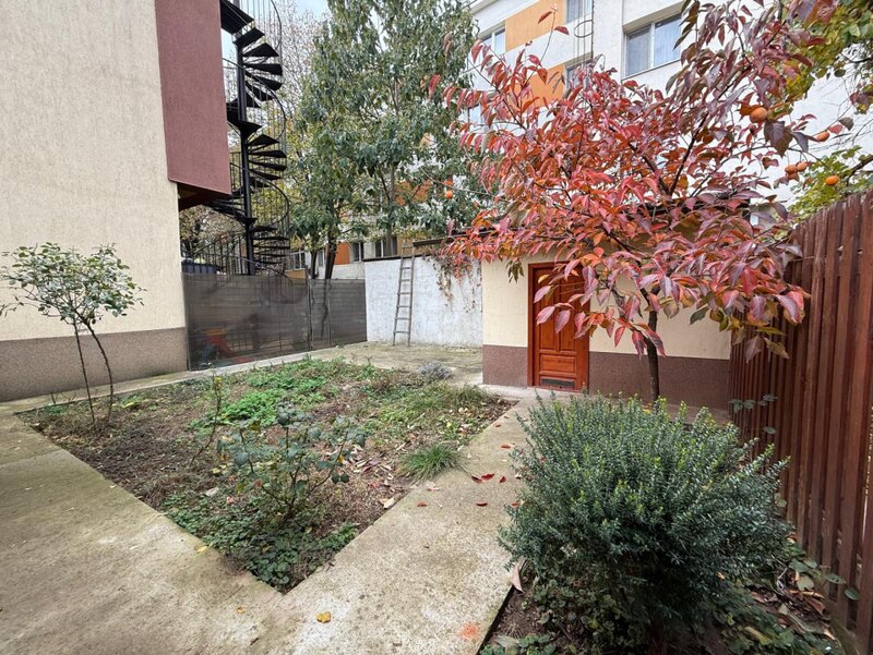 Teren cu casa de renovat Bulevardul Basarabia Murgeni comision zero