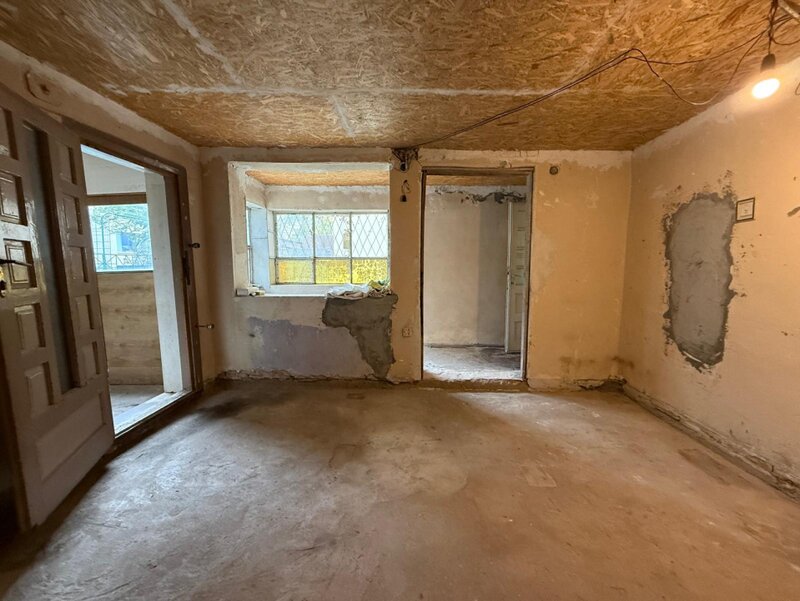 Teren cu casa de renovat Bulevardul Basarabia Murgeni comision zero